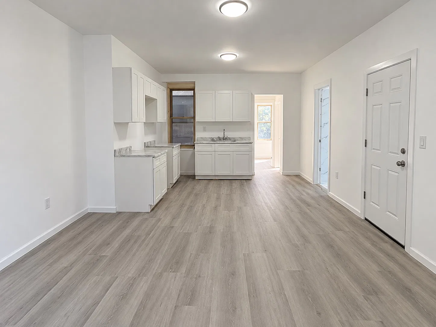 109 Monroe Ave — Photo 1