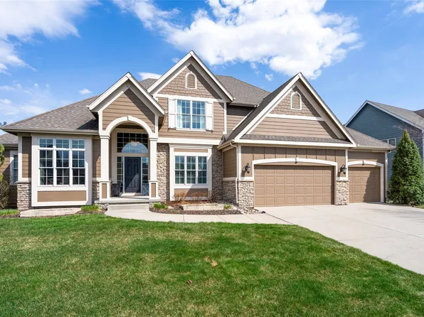 215 SW Stonegate Dr, Ankeny, IA 50023