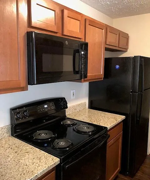 400 Marian Ln #1 — Photo 6