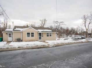 99 E Perry St, Enola, PA 17025