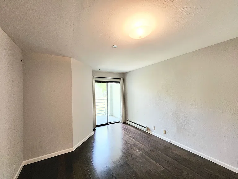 320 Peninsula Ave #213 — Photo 24