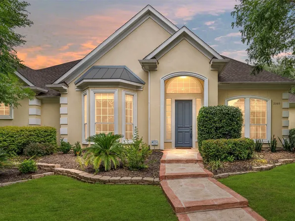 2309 Clearspring Dr S, Irving, TX 75063