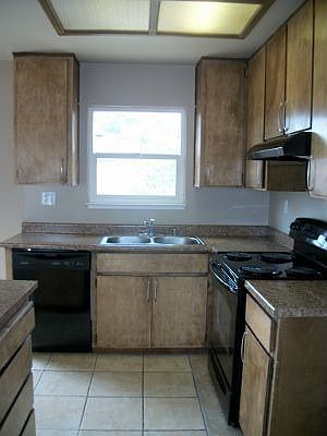 3rd image of 317 N Mills Ave