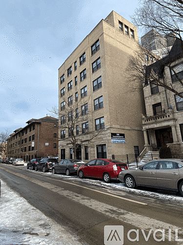 1st image of 3933 N Clarendon Ave APT 310