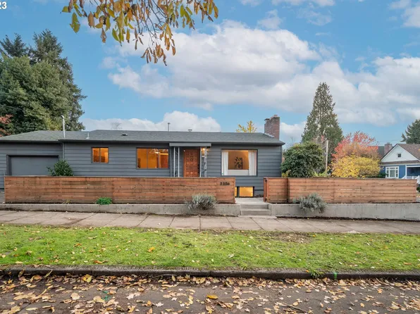 2206 SE Taggart St, Portland, OR 97202