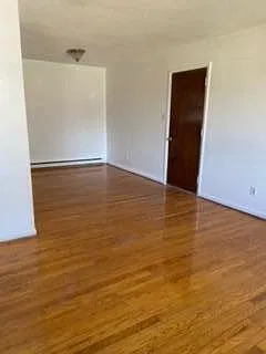 3 bed, 1.5 bath, 1008 sqft, $1,400 — Photo 3
