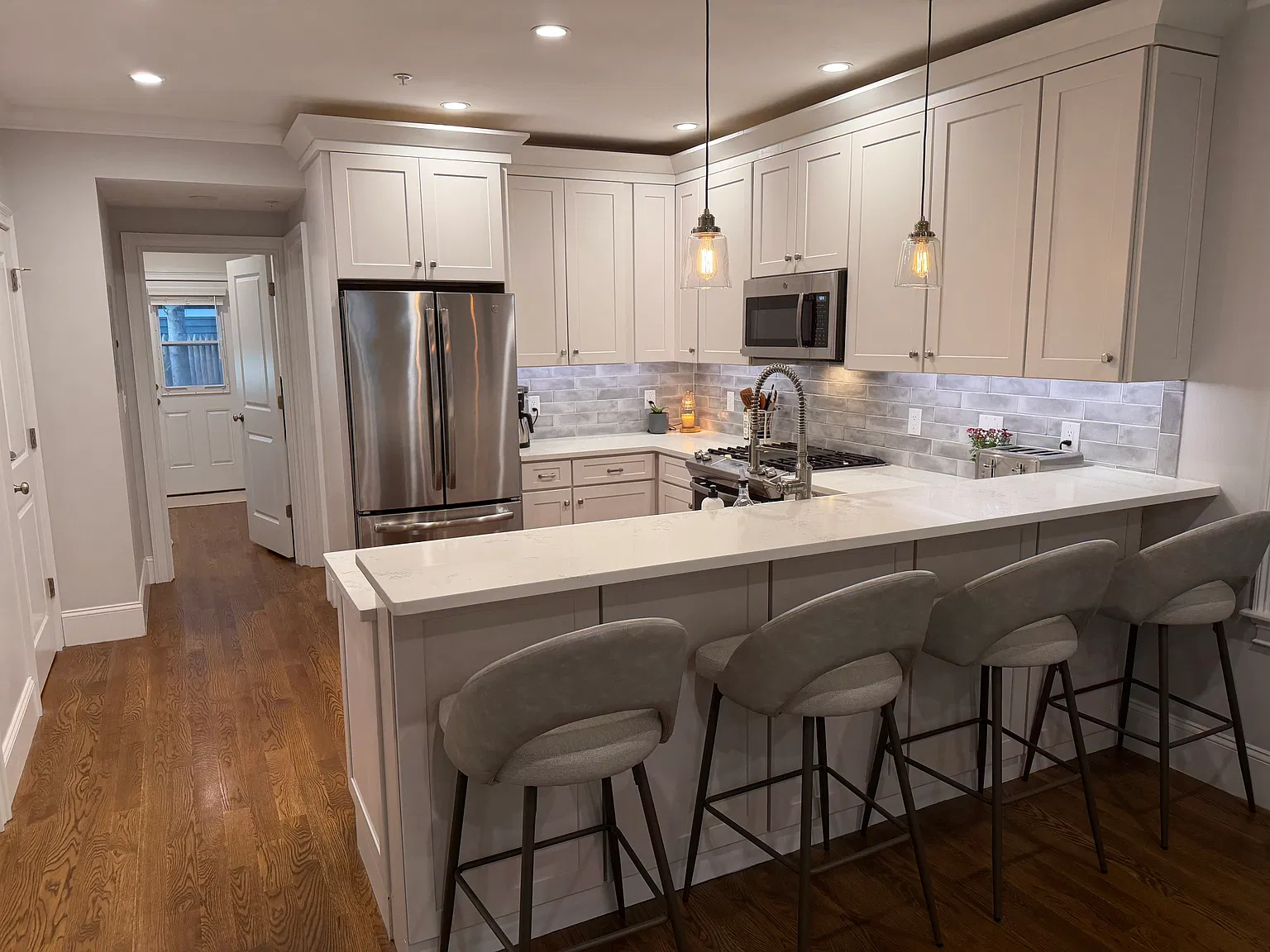 2 bed, 1138 sqft, $4,100 — Photo 4