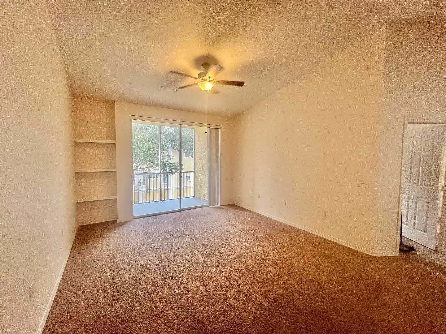 Charming 2-Bedroom, 2-Bathroom Condo with Resort-Style Amenities in Gated Maitland Community — Photo 3