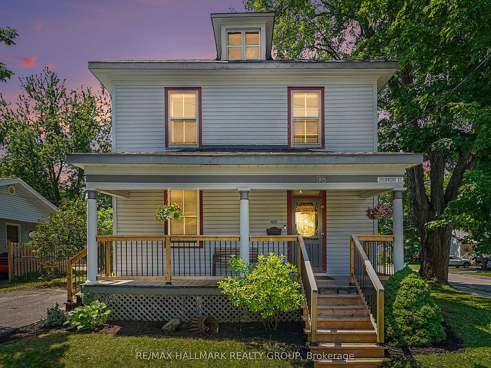 1st image of 98 Drummond St E