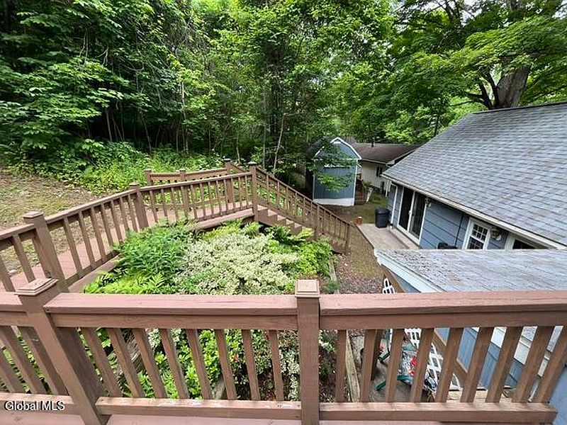 5th image of 131 Lovers Leap Road