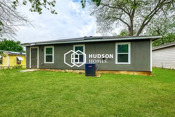 1331 Hidalgo St — Photo 12