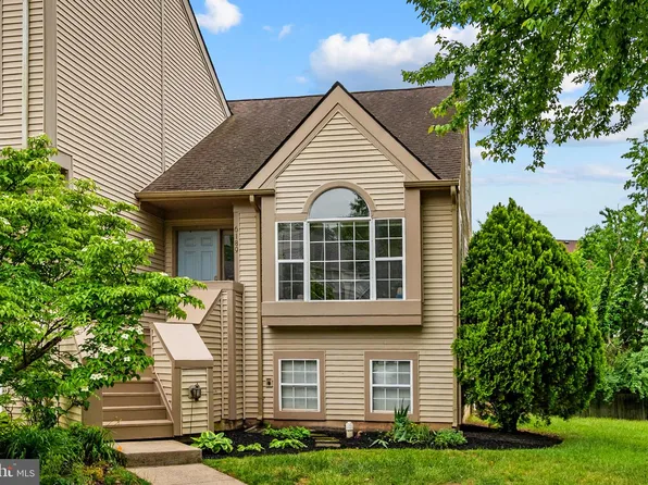 6189 Stonepath Cir, Centreville, VA 20120