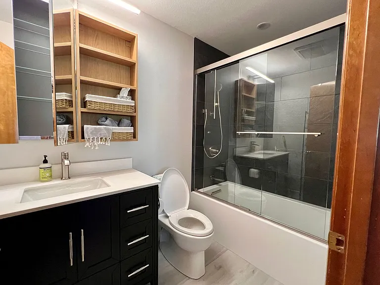927 5th Ave #3 — Photo 7