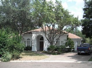 3003 Red Oak Cir, Laredo, TX 78045