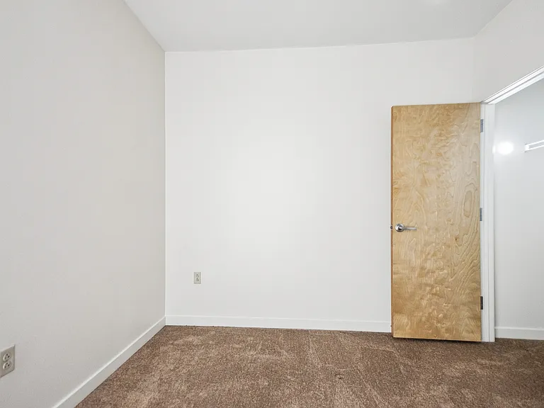 1032 Hope Street Apartments — Photo 21