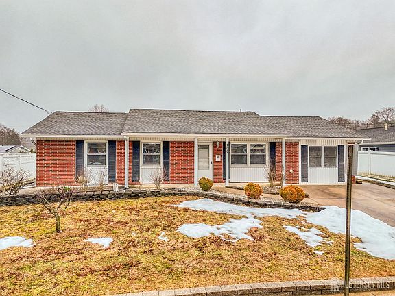 3rd image of 106 Monmouth Rd