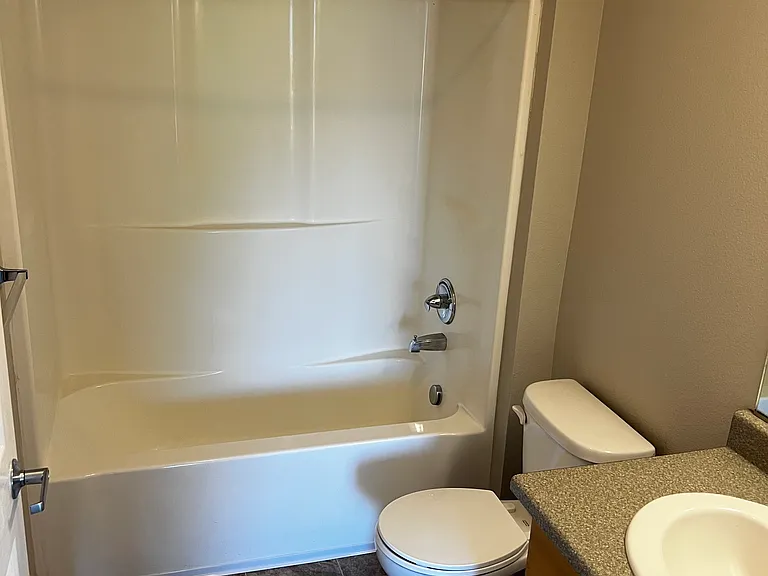 Camas Ridge Apartments — Photo 13