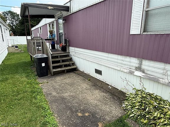 2nd image of 610 Patricia Ave NW