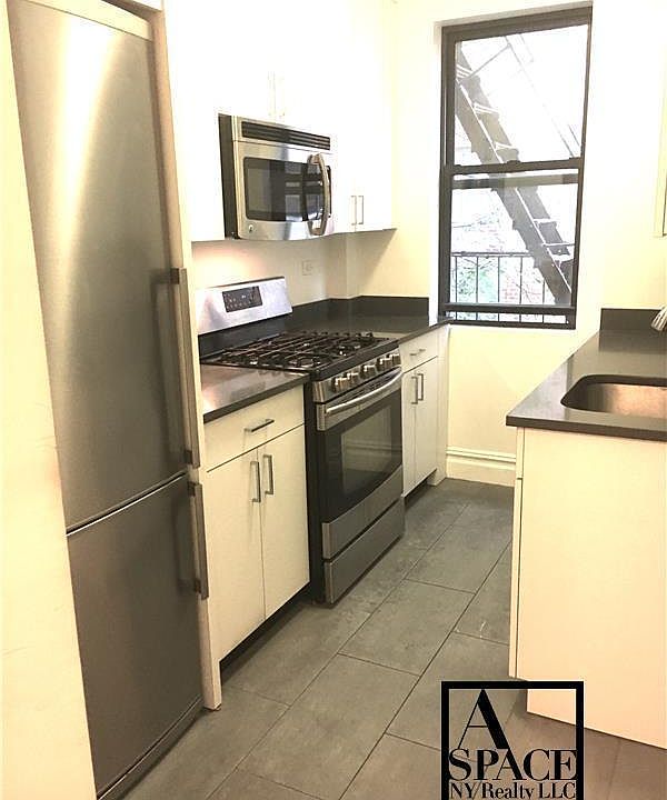 1st image of 147 Christopher St #4