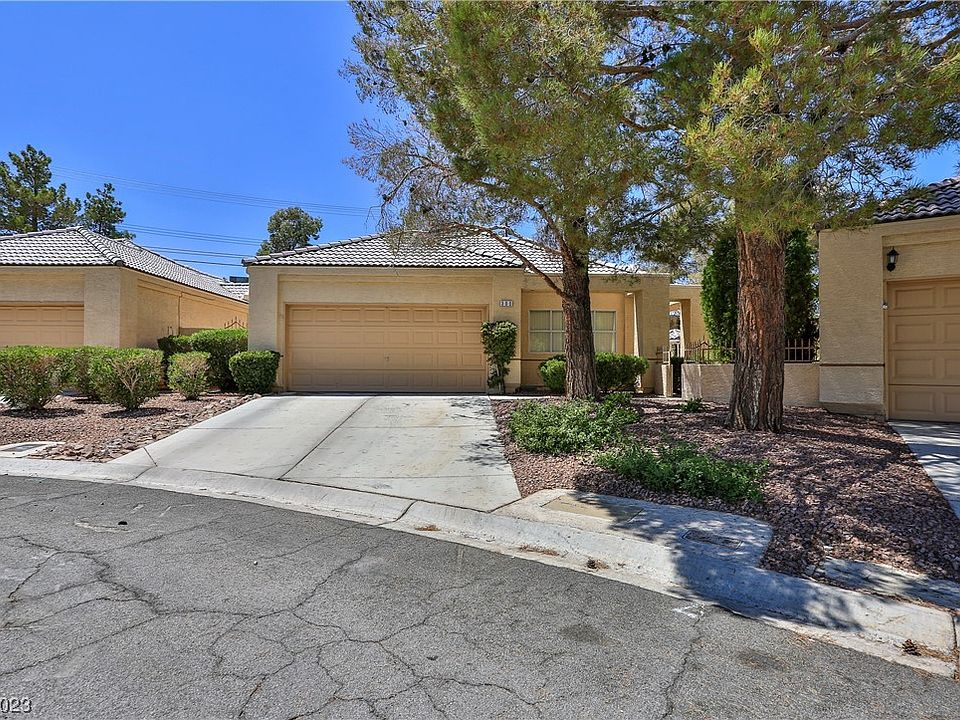 1st image of 300 Wild Plum Ln