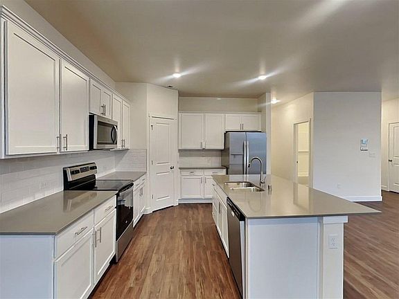 3rd image of 8608 47th Pl NE
