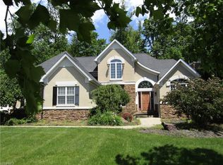 3870 Villa Rosa Dr, Canfield, OH