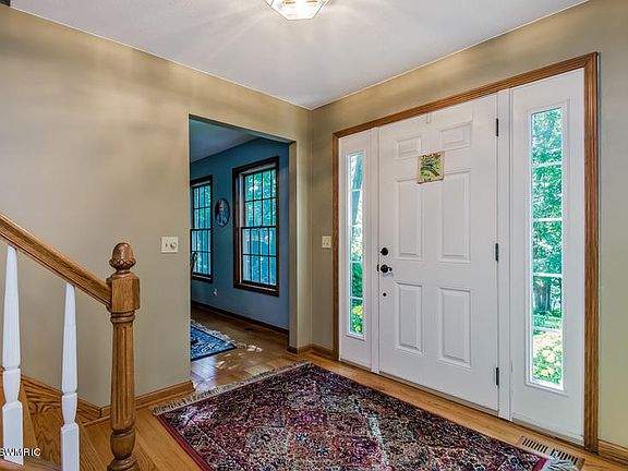 5th image of 13376 Greenleaf Ln