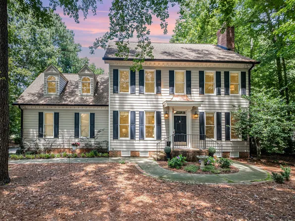 5113 Linksland Dr, Holly Springs, NC 27540