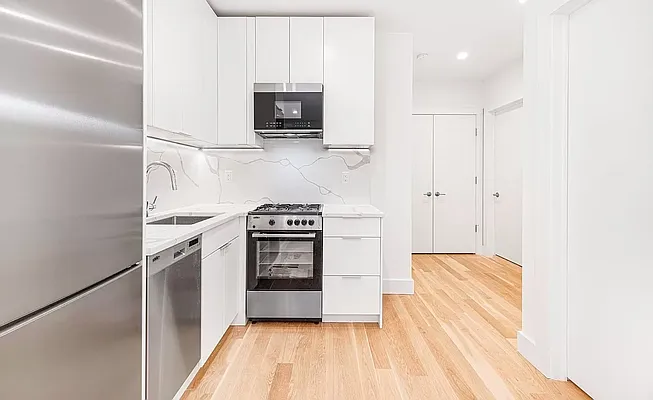 Rented by REAL New York | media 18