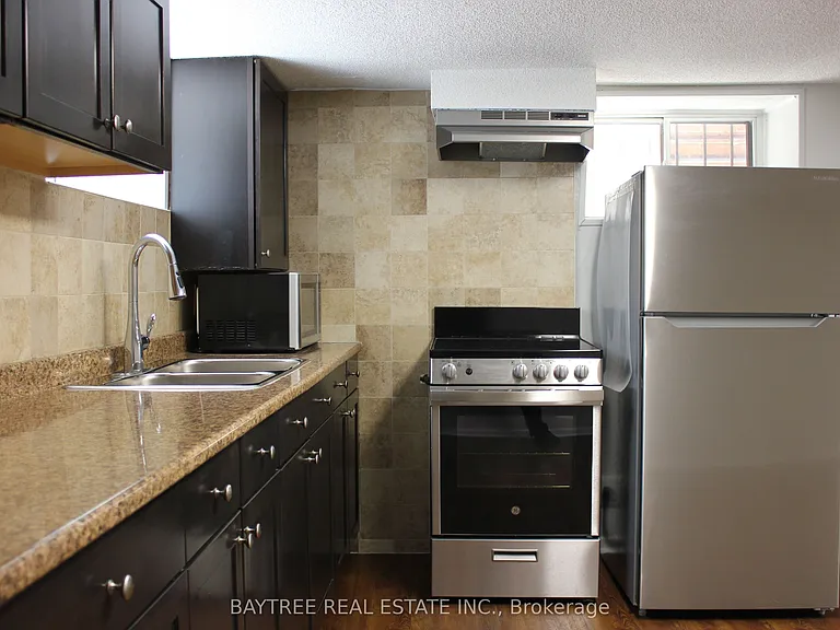 57 Carus Ave #LOWER — Photo 5