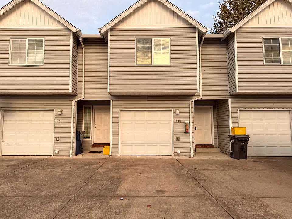 1440 Falcon Loop #1440