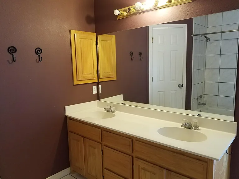 3926 Duke Ln — Photo 8