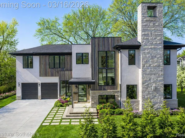 1094 Lincoln Ct, Birmingham, MI 48009