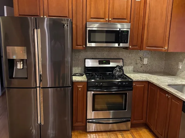 1548 East 59th Street image 3 of 18