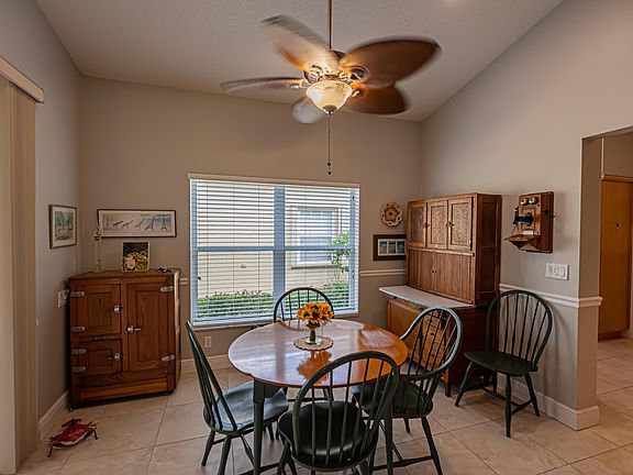 4th image of 456 NW Lismore Ln