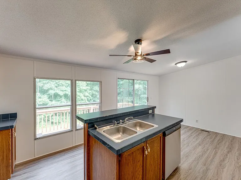 10708 Canyon Cir — Photo 17