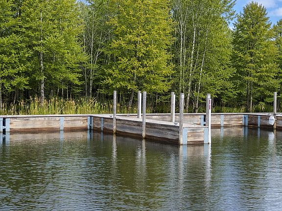 4th image of 6430-6648 Admirals Point Dr