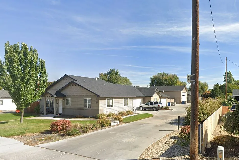 2640 N Maple Grove Rd
