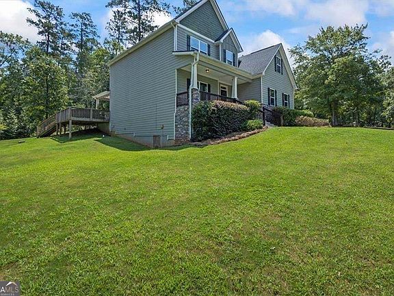 3rd image of 102 River Point Rd