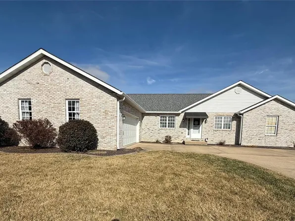 16 Wolcott Cir, Millstadt, IL 62260