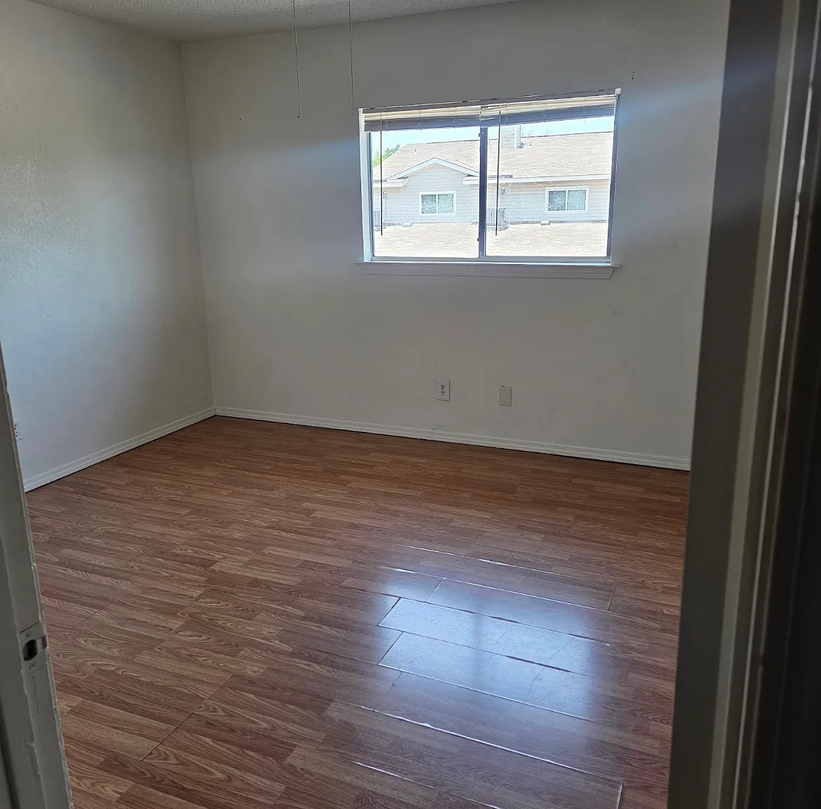 618 Wolftrap Dr — Photo 3