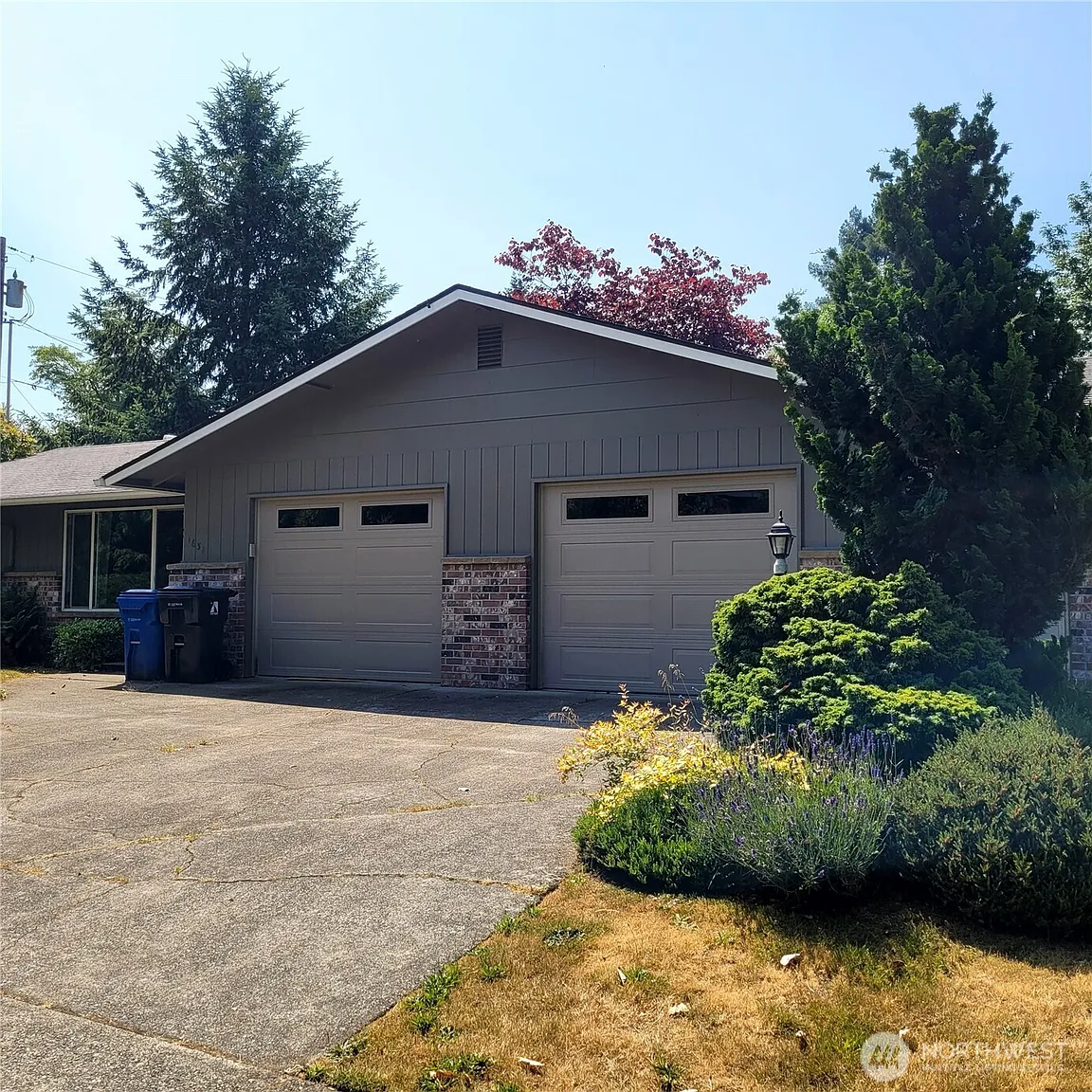 1629 NE Thurston Avenue photo 1