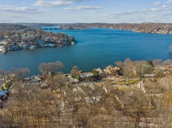 16 Mcgregor Ave, Mount Arlington Boro, NJ 07856