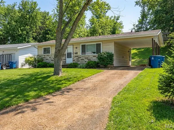 3415 Ginger Dr, Saint Louis, MO 63114