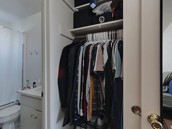 5th image of 2525 Benvenue Ave #10693448