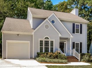 2725 Moorsfield Ct, Raleigh, NC 27604
