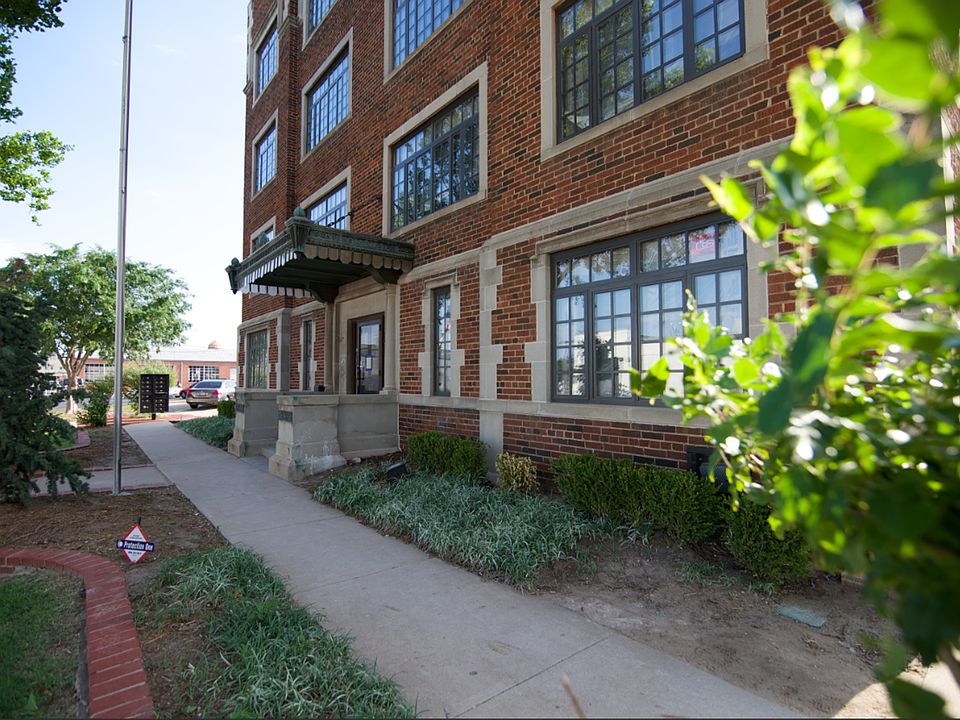 1st image of 1315 N Broadway Pl APT 403
