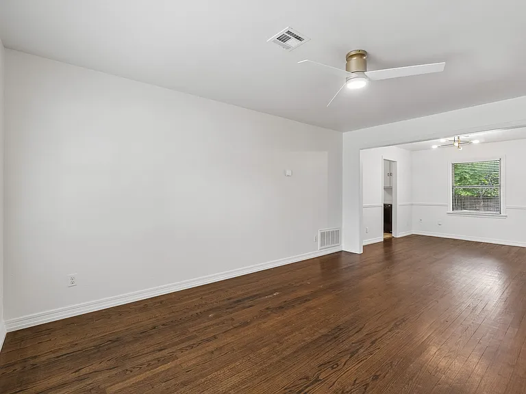 2029 Andover Ct — Photo 6