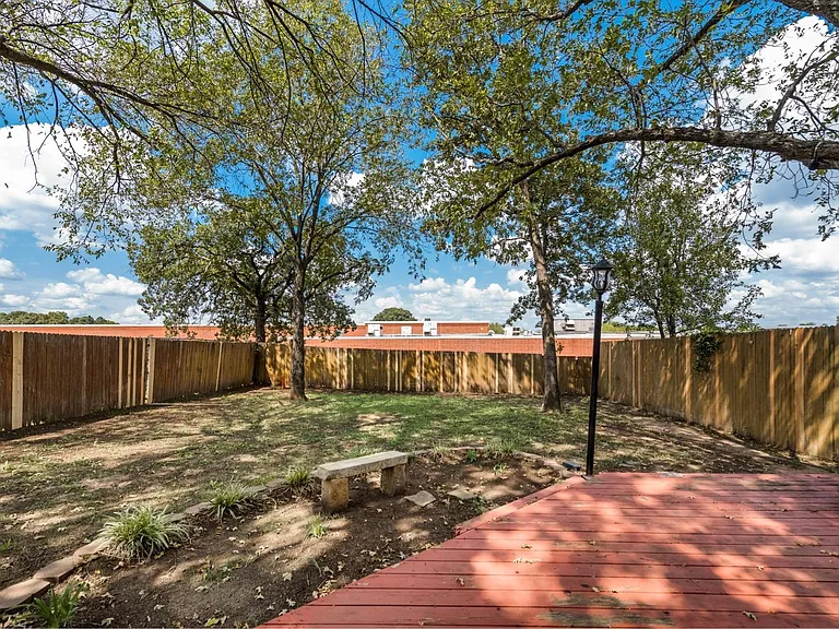 4319 Vine Ridge Ct — Photo 15