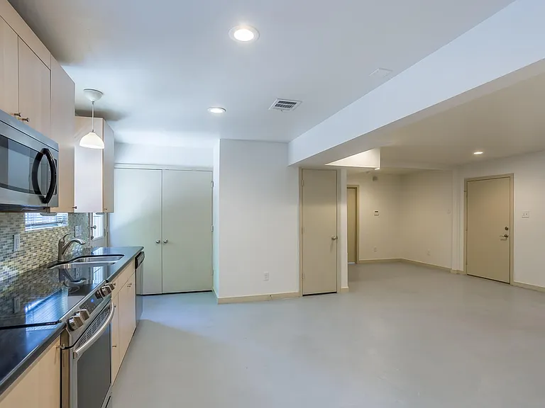 1420 W Alabama St #A — Photo 12